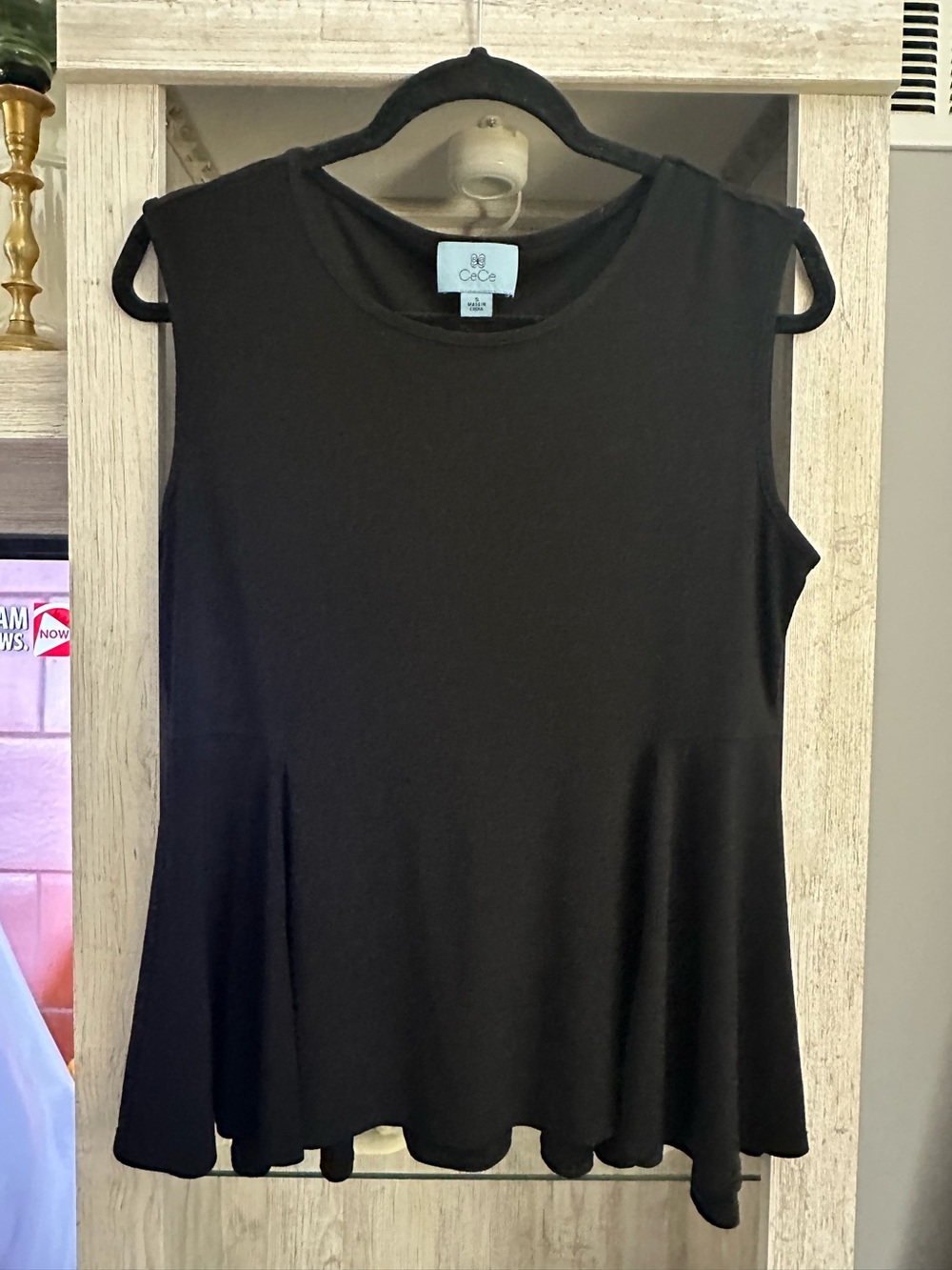 CeCe Black Sleeveless Flared Tank Top
